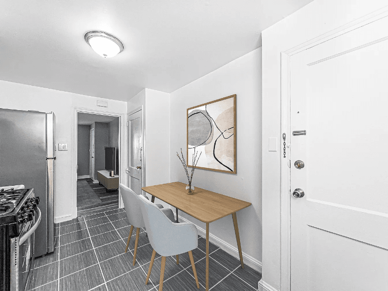 Oaklyn Apartment: 2 W Oakland Ave