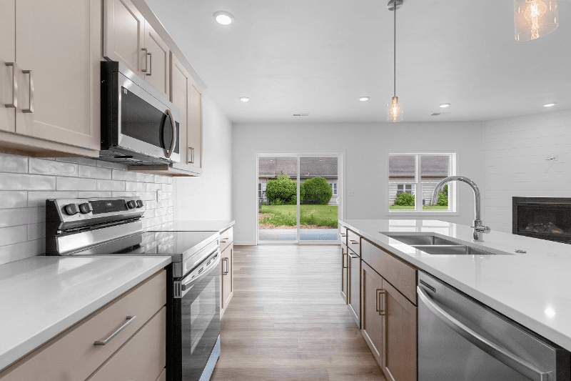 Green Bay Townhome: 2716 Saffron Pl