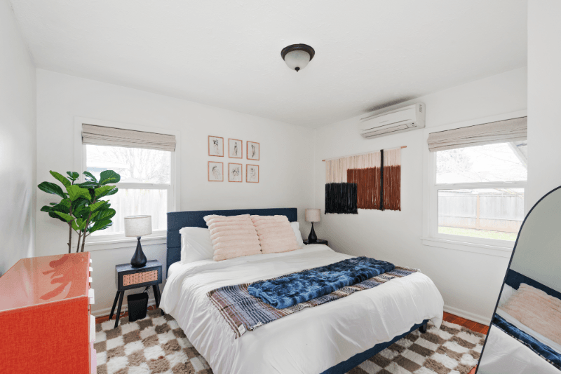 Vancouver House: 2402 Fairmont Ave