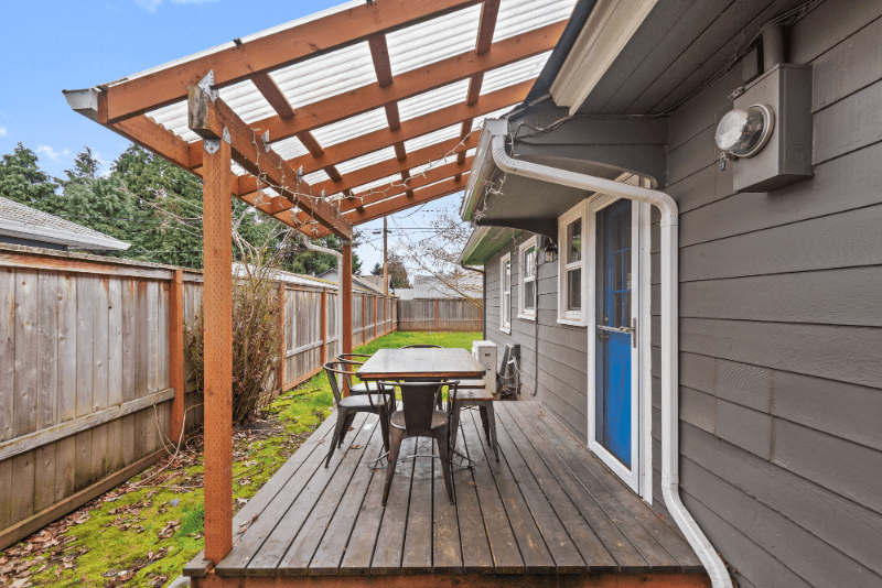 Vancouver House: 2402 Fairmont Ave