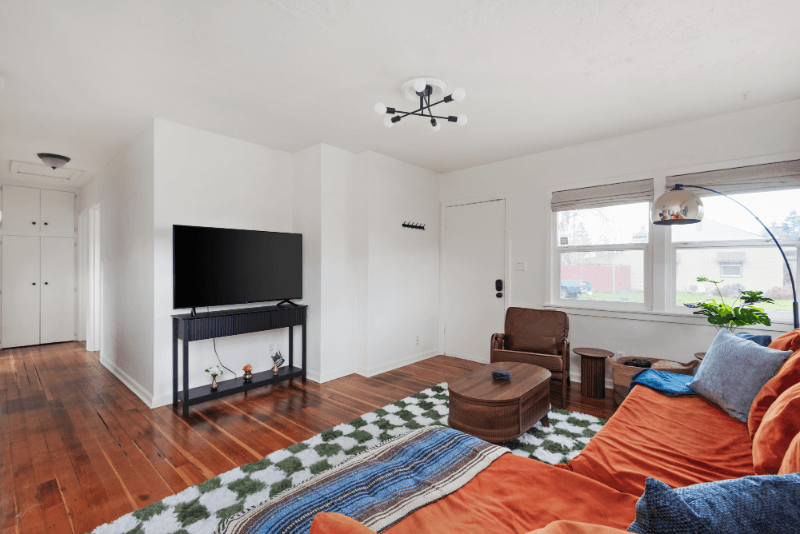 Vancouver House: 2402 Fairmont Ave