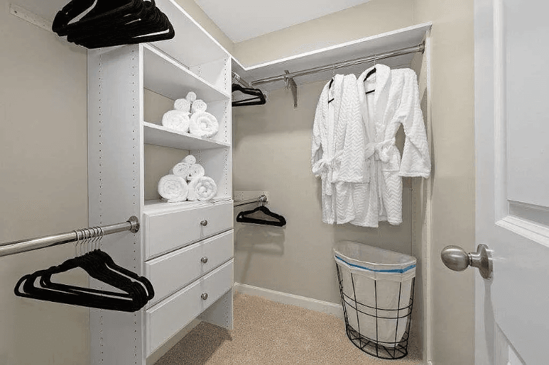 Atlanta House: 5618 Laurel Ridge Dr