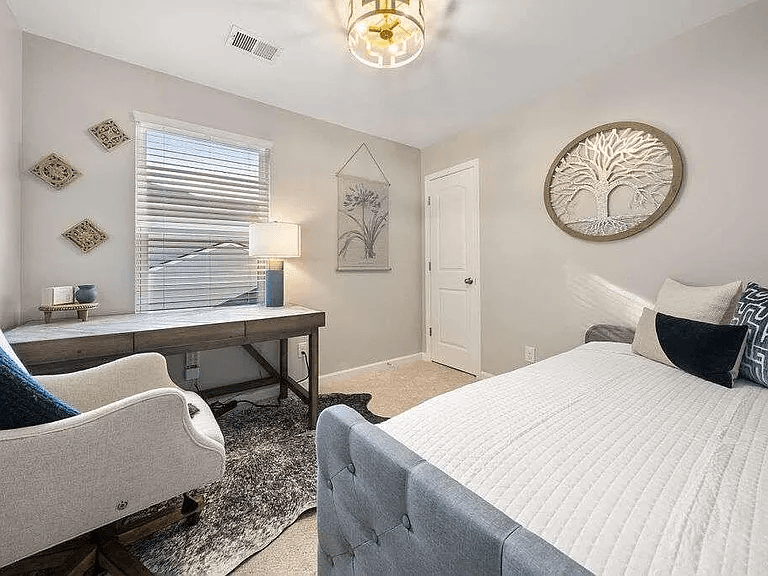 Atlanta House: 5618 Laurel Ridge Dr