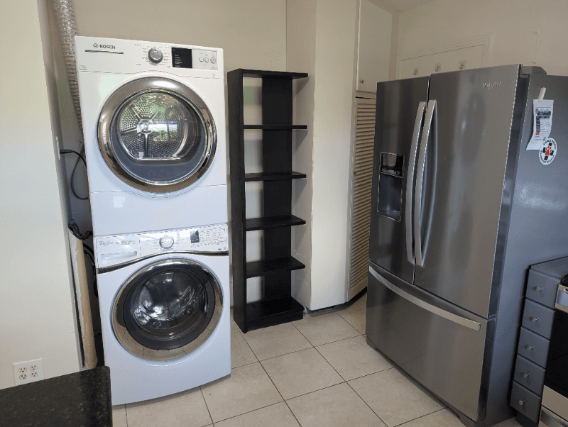 Lake Park House: 305 3rd st