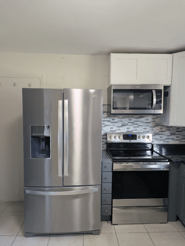 Lake Park House: 305 3rd st
