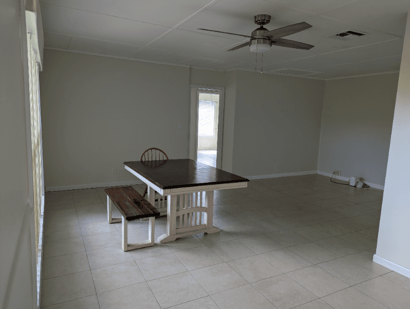 Lake Park House: 305 3rd st