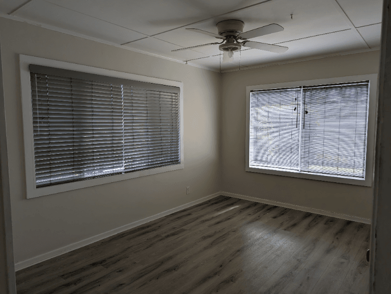 Lake Park House: 305 3rd st