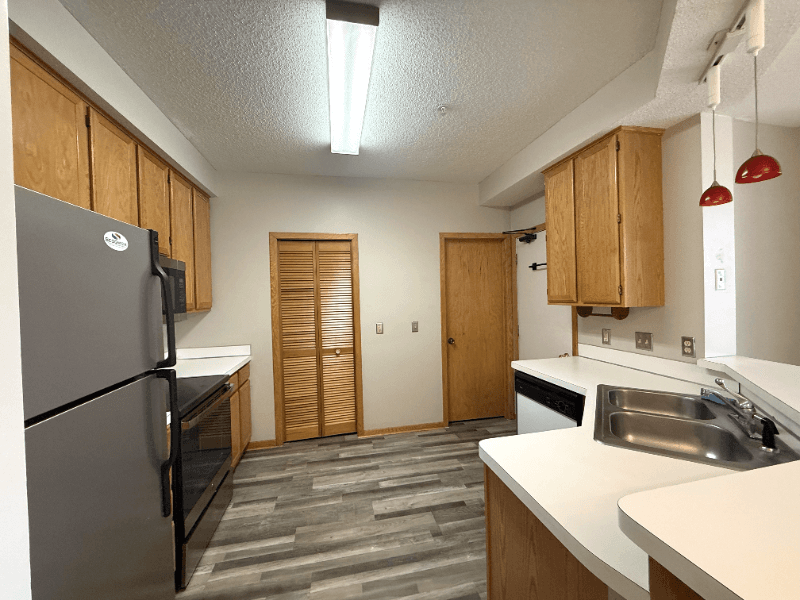 Eden Prairie Townhome: 18183 Warbler Ln