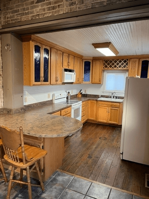 Danville House: 415 1/2 N. Gilbert Street
