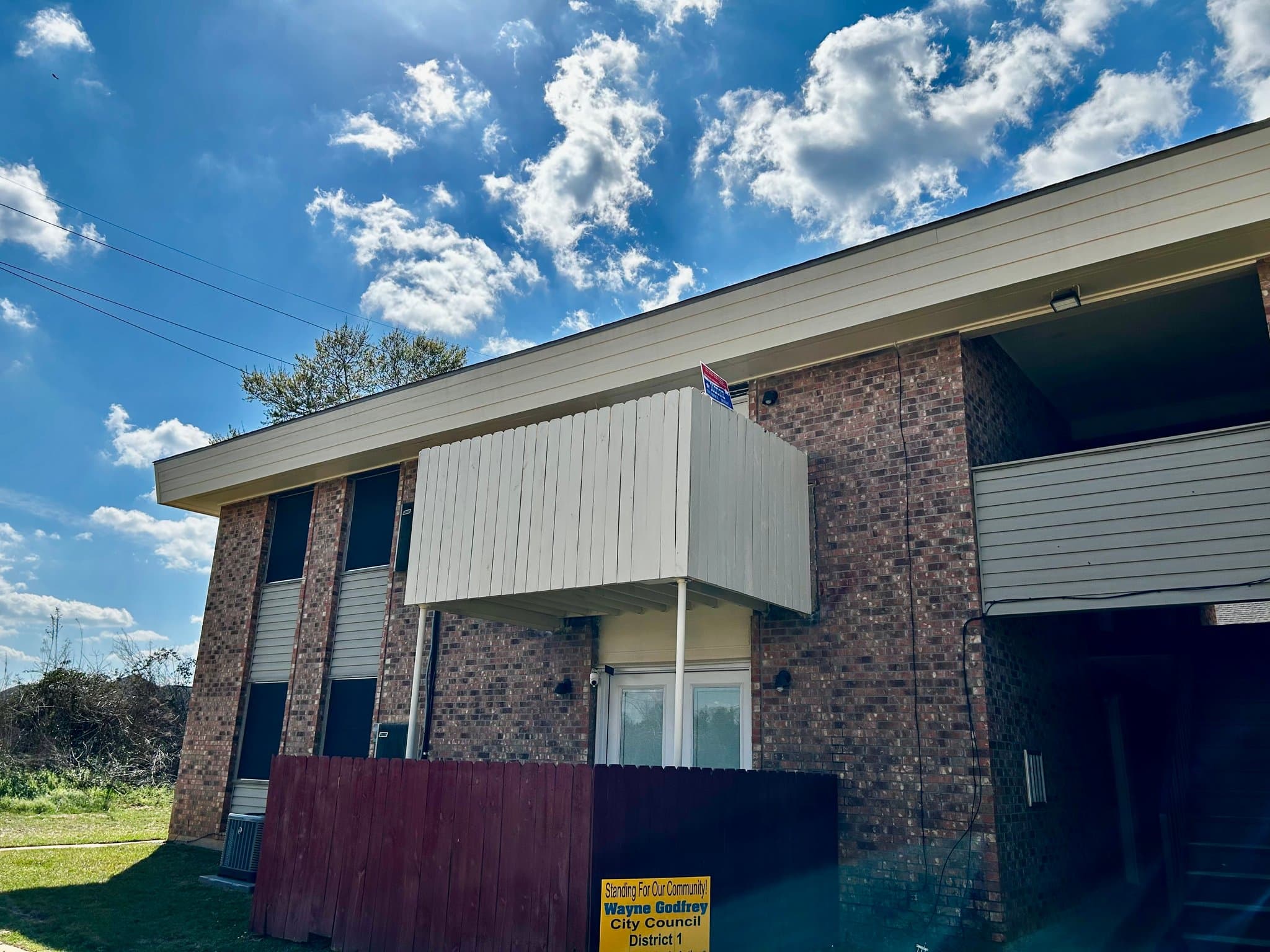 Deridder Condo: 305 Greenbriar Street