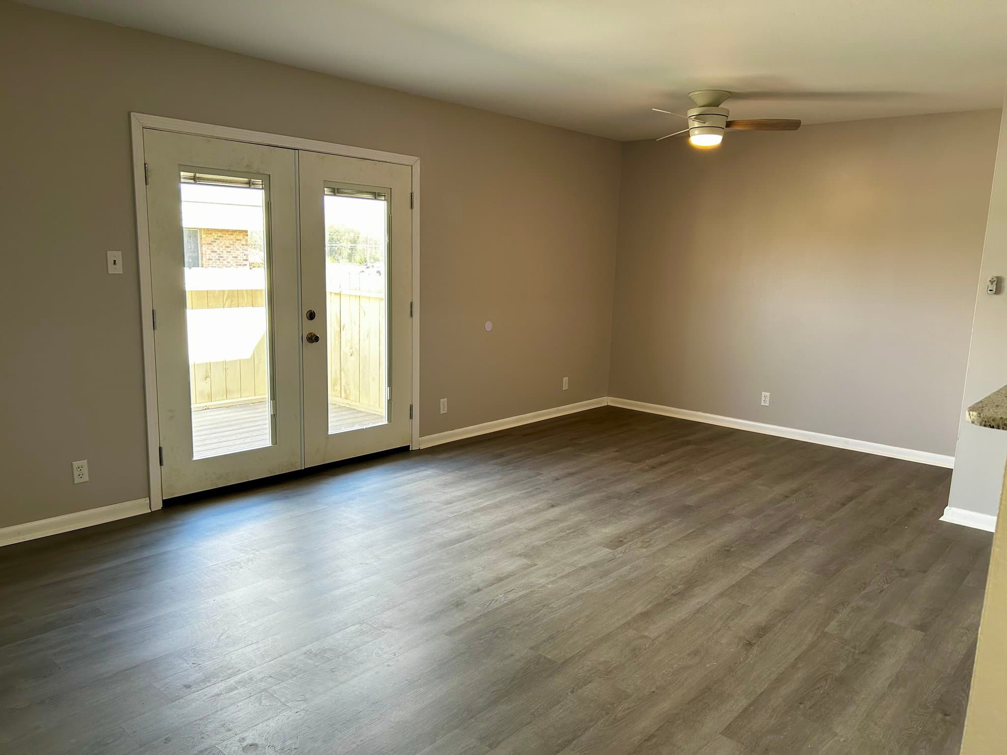 Deridder Condo: 305 Greenbriar Street