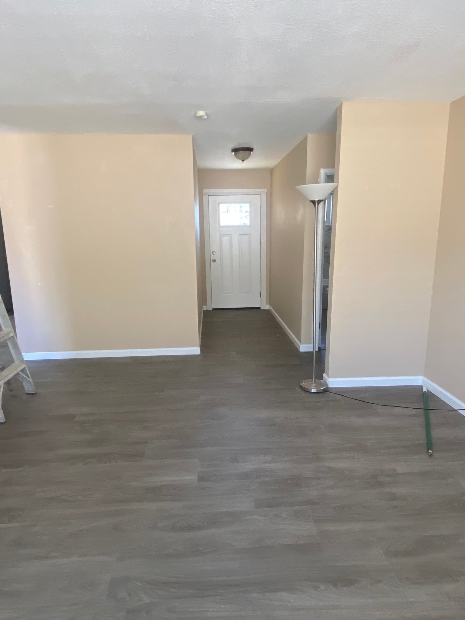 Sacramento House: 5811 Hillsdale Blvd