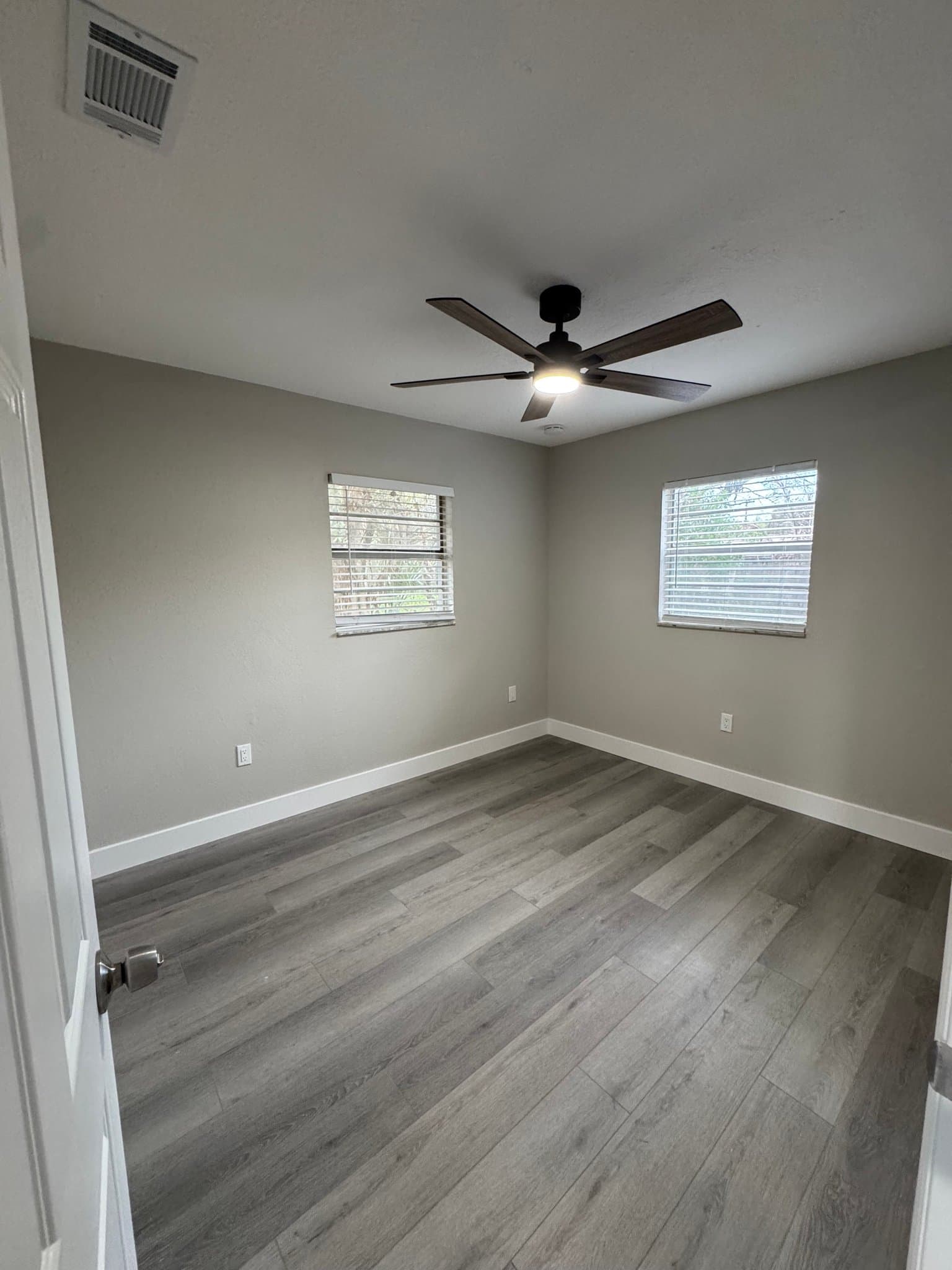Kissimmee House: 555 cadillac blvd