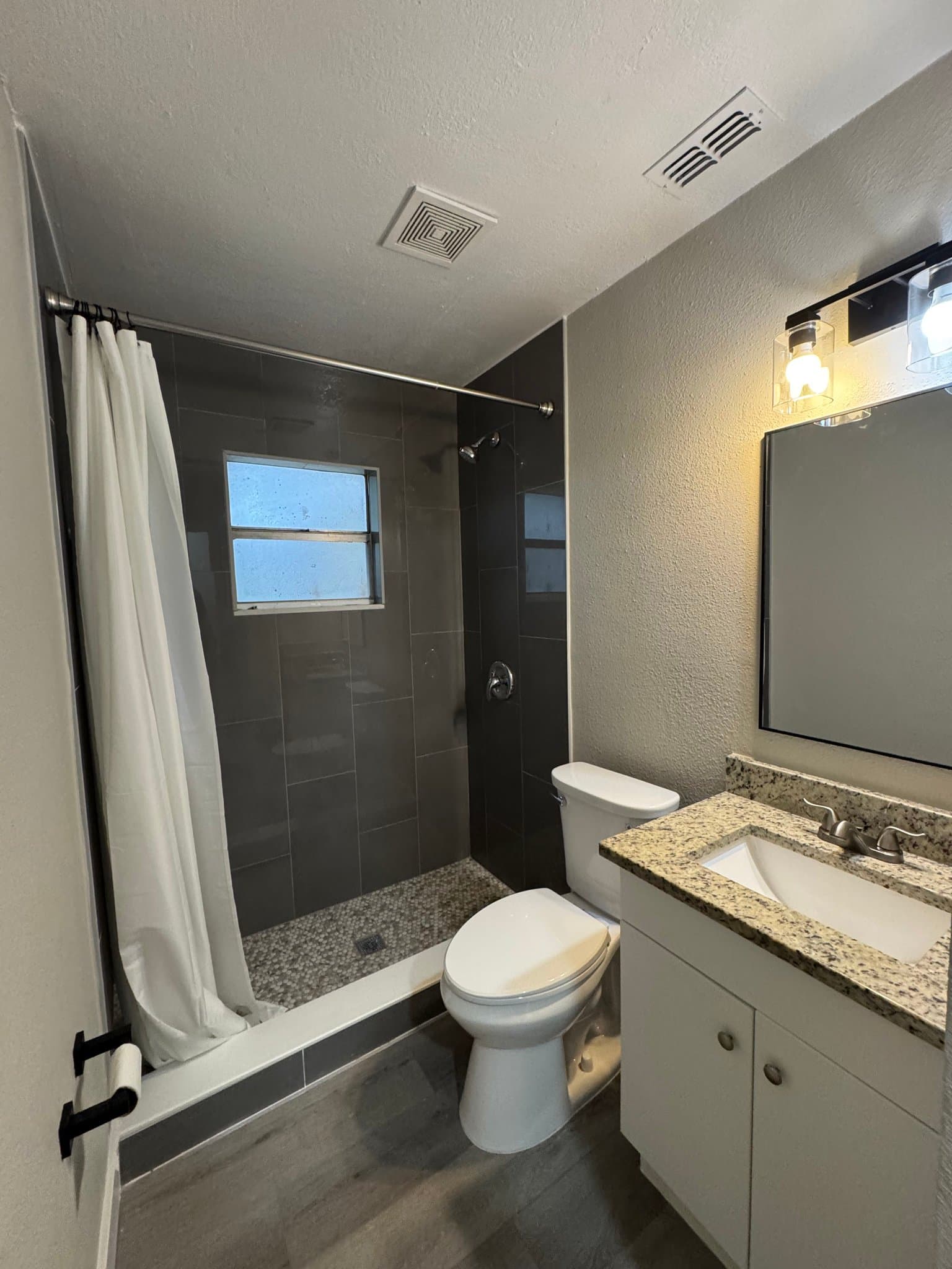 Kissimmee House: 555 cadillac blvd