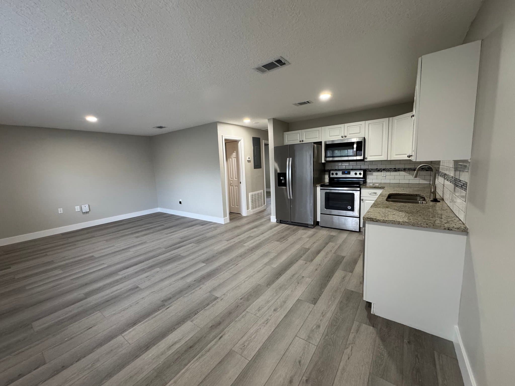 Kissimmee House: 555 cadillac blvd