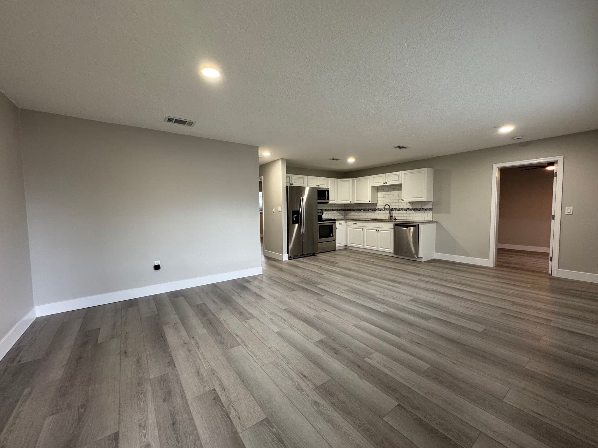 Kissimmee House: 555 cadillac blvd