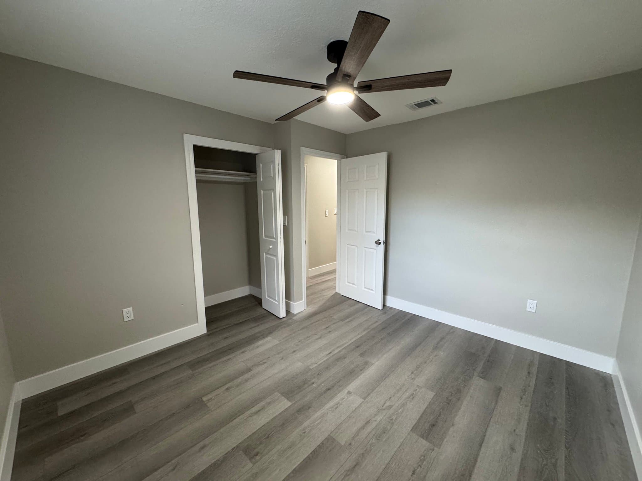 Kissimmee House: 555 cadillac blvd