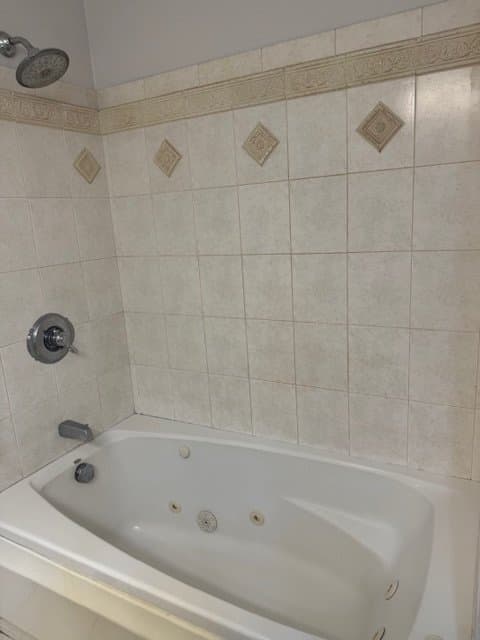 Louisville House: 5705 Stone Bluff Rd