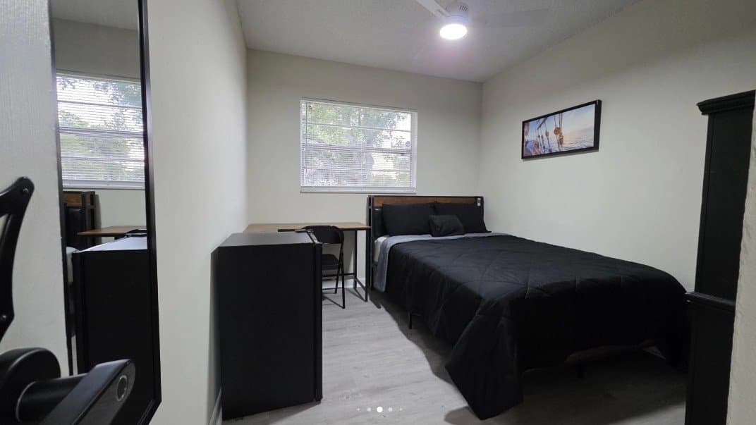 Orlando House: 1343 Poppy Ave.