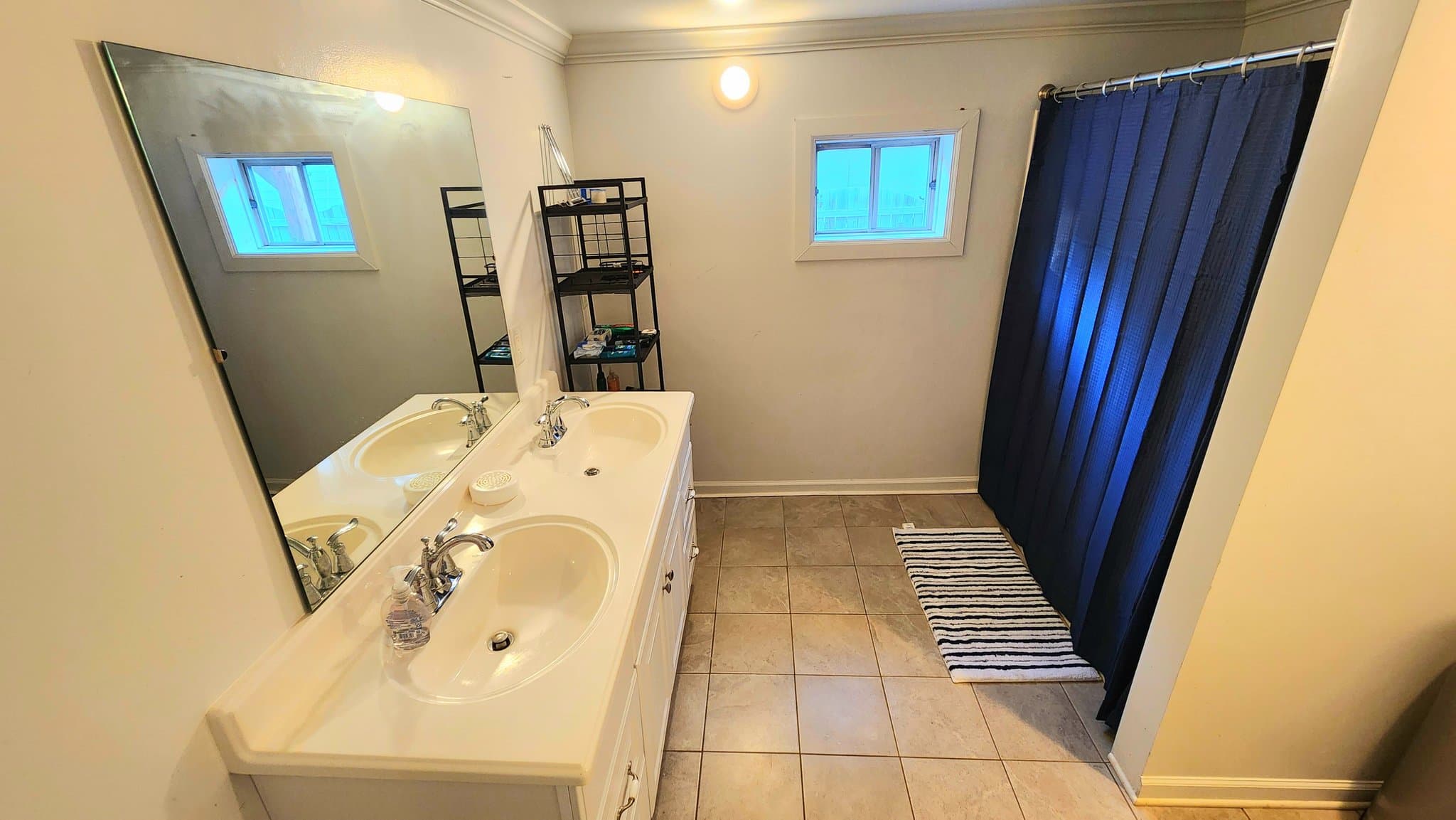 RIchmond Single Room: 2203 Edwards Ave