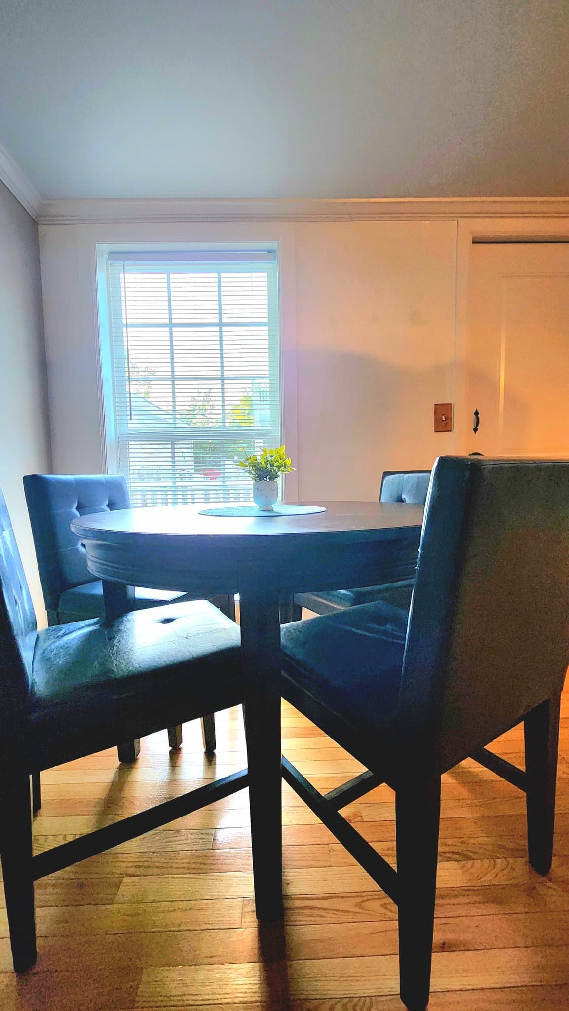 RIchmond Single Room: 2203 Edwards Ave