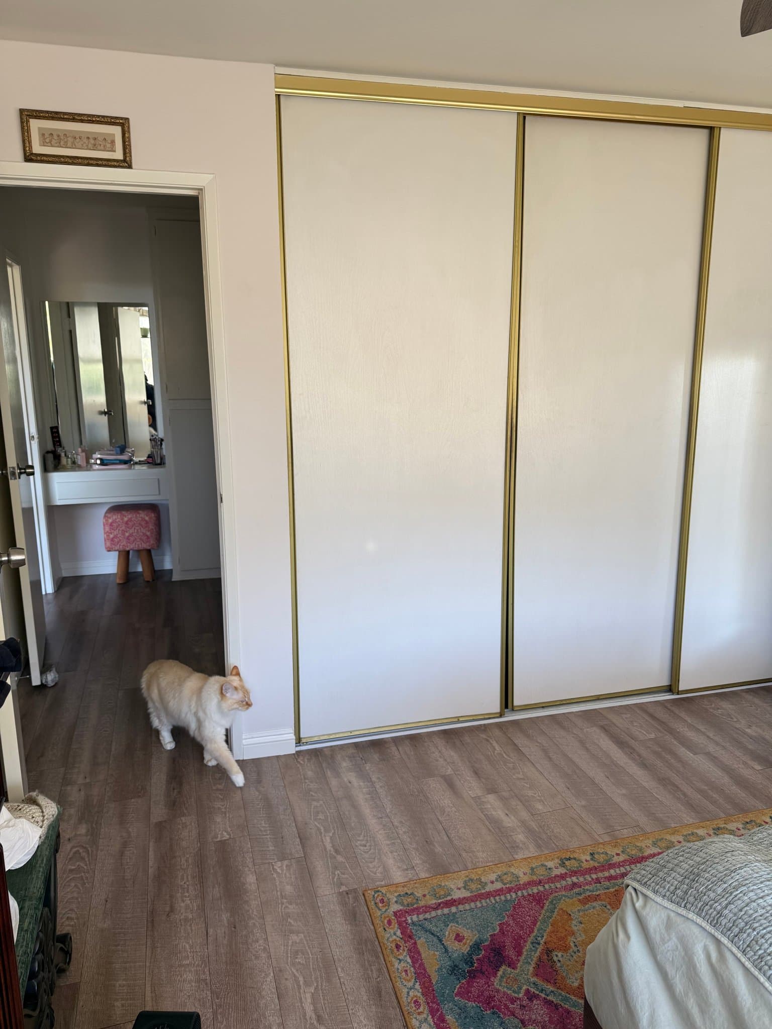 Los Angeles Apartment: 7100 Hillside Ave
