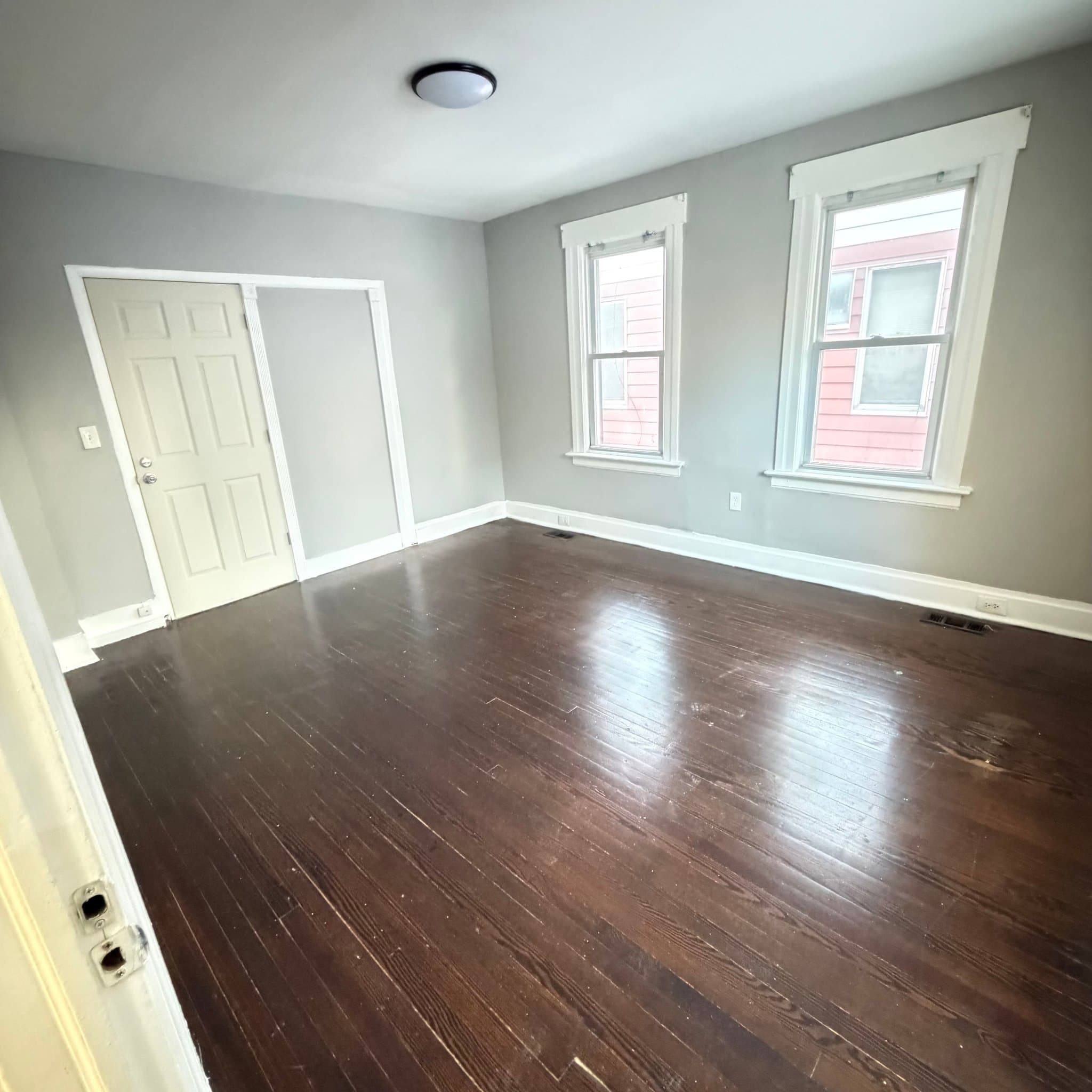 Newark Single Room: 219 Schuyler Ave