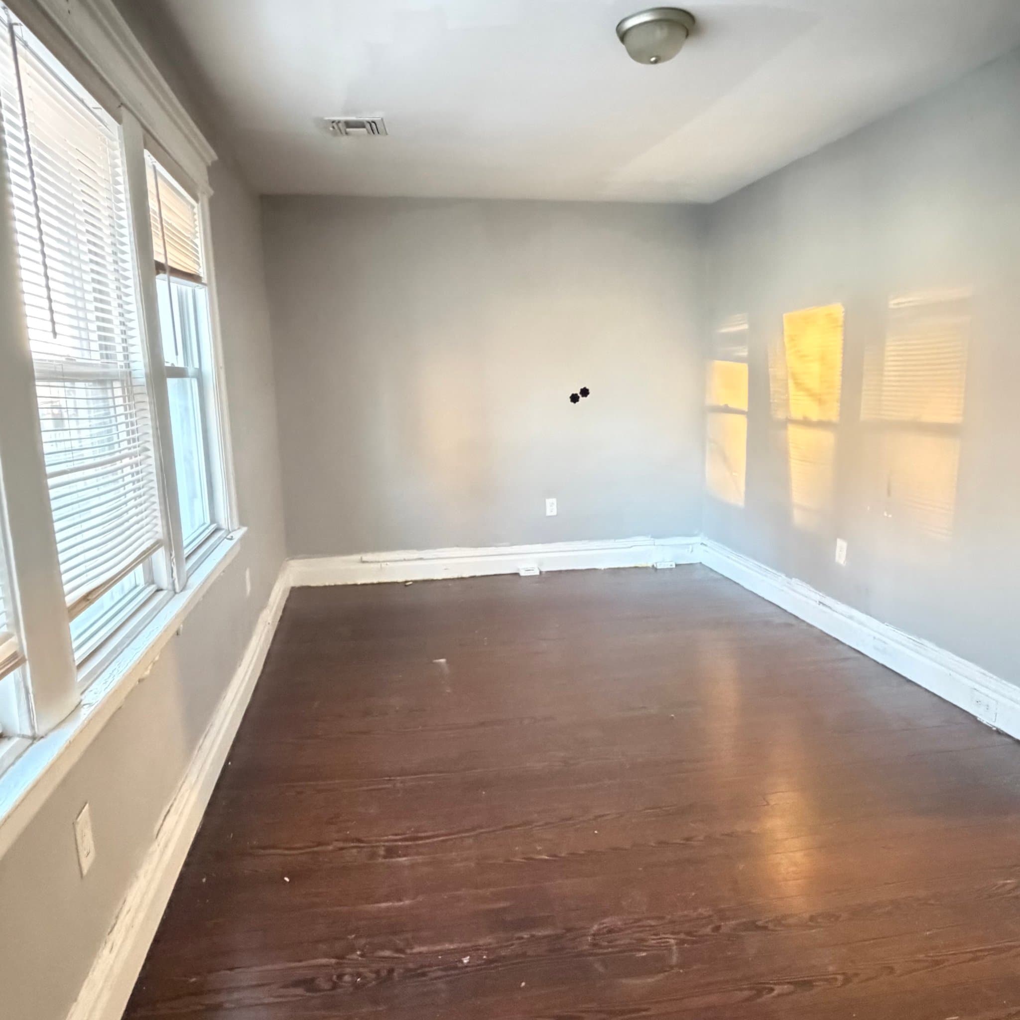 Newark Single Room: 219 Schuyler Ave
