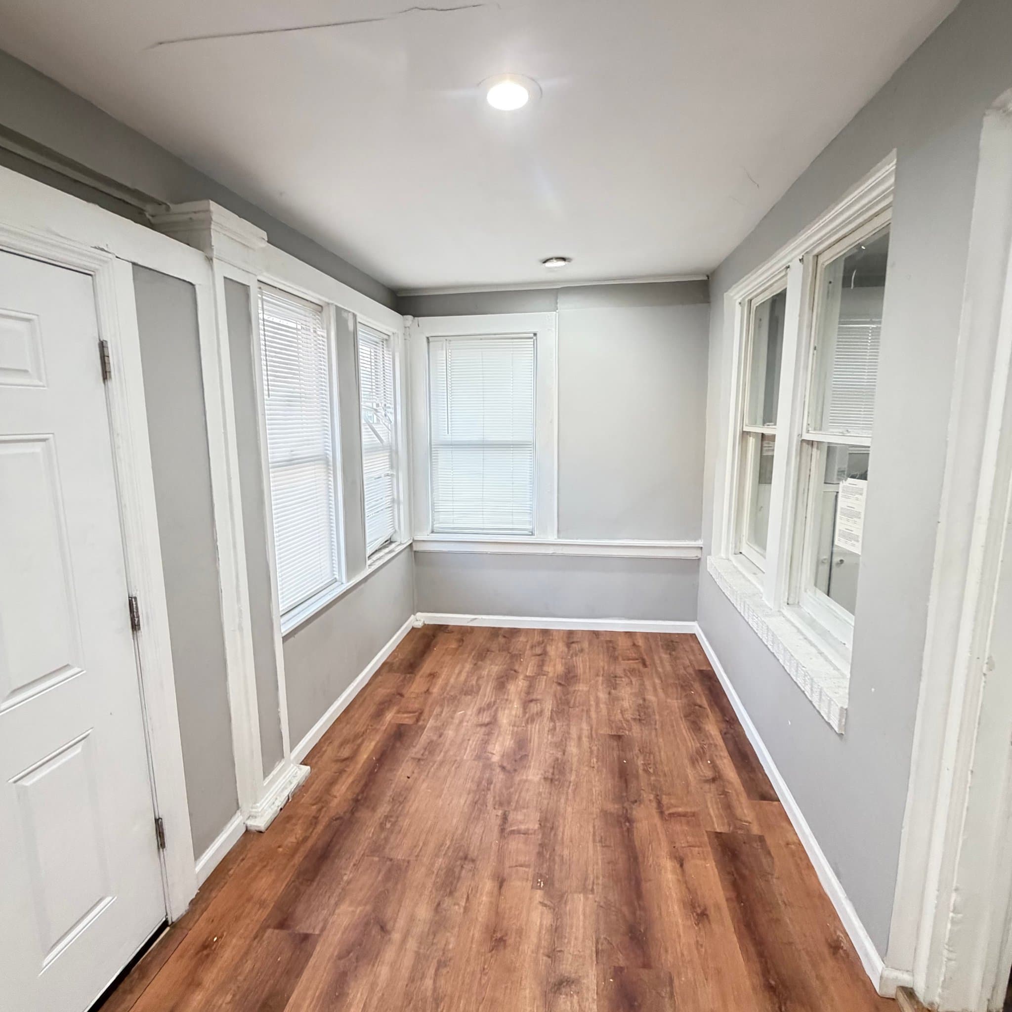 Newark Single Room: 219 Schuyler Ave