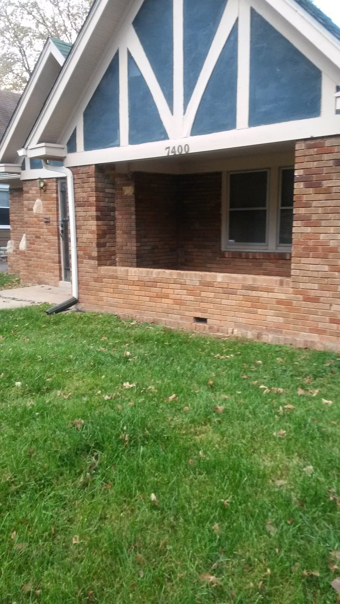 Kansas City House: 7400 Forest Avenue