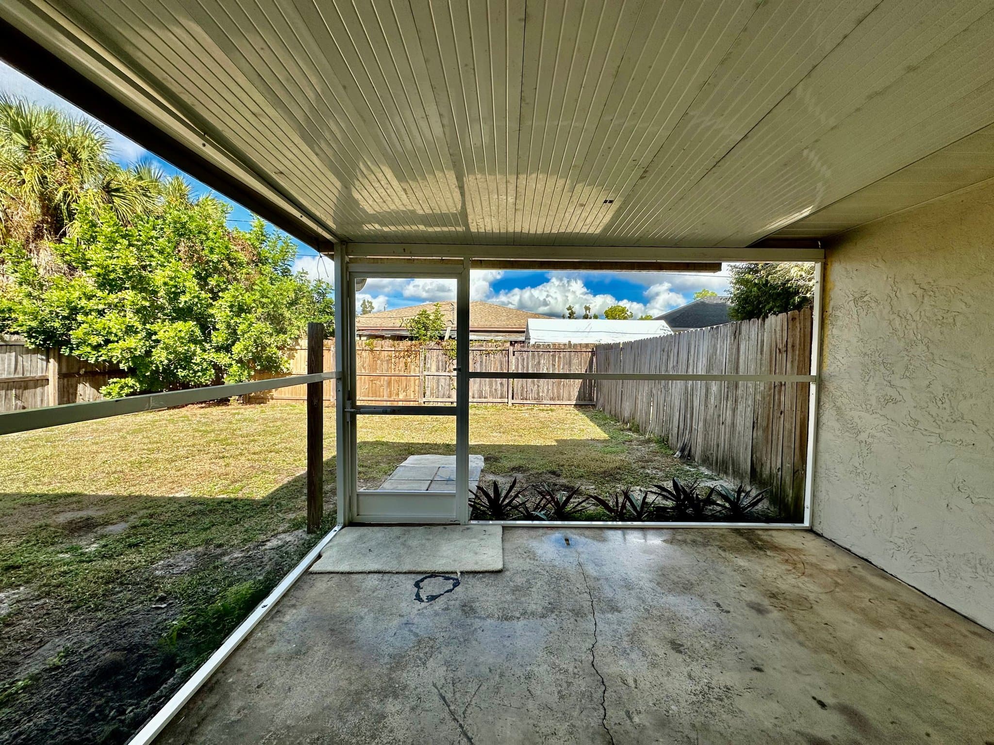 FORT MYERS House: 7433 PEBBLE BEACH RD