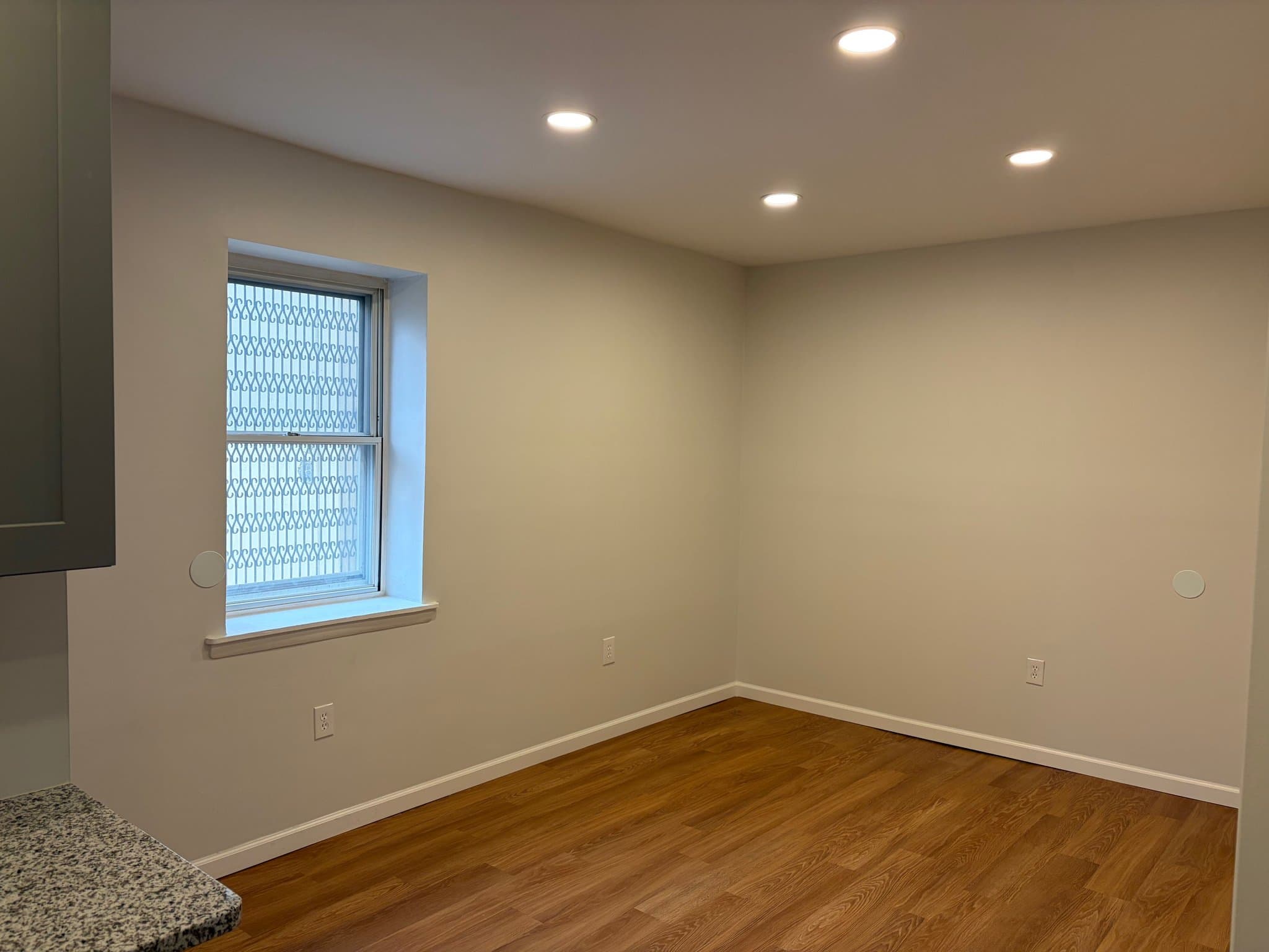 Baltimore Apartment: 15 E Read Street