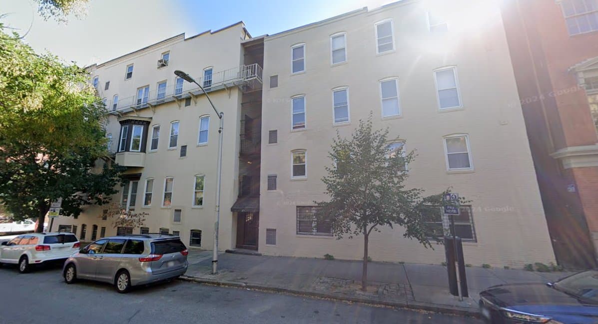 Baltimore Apartment: 15 E Read Street
