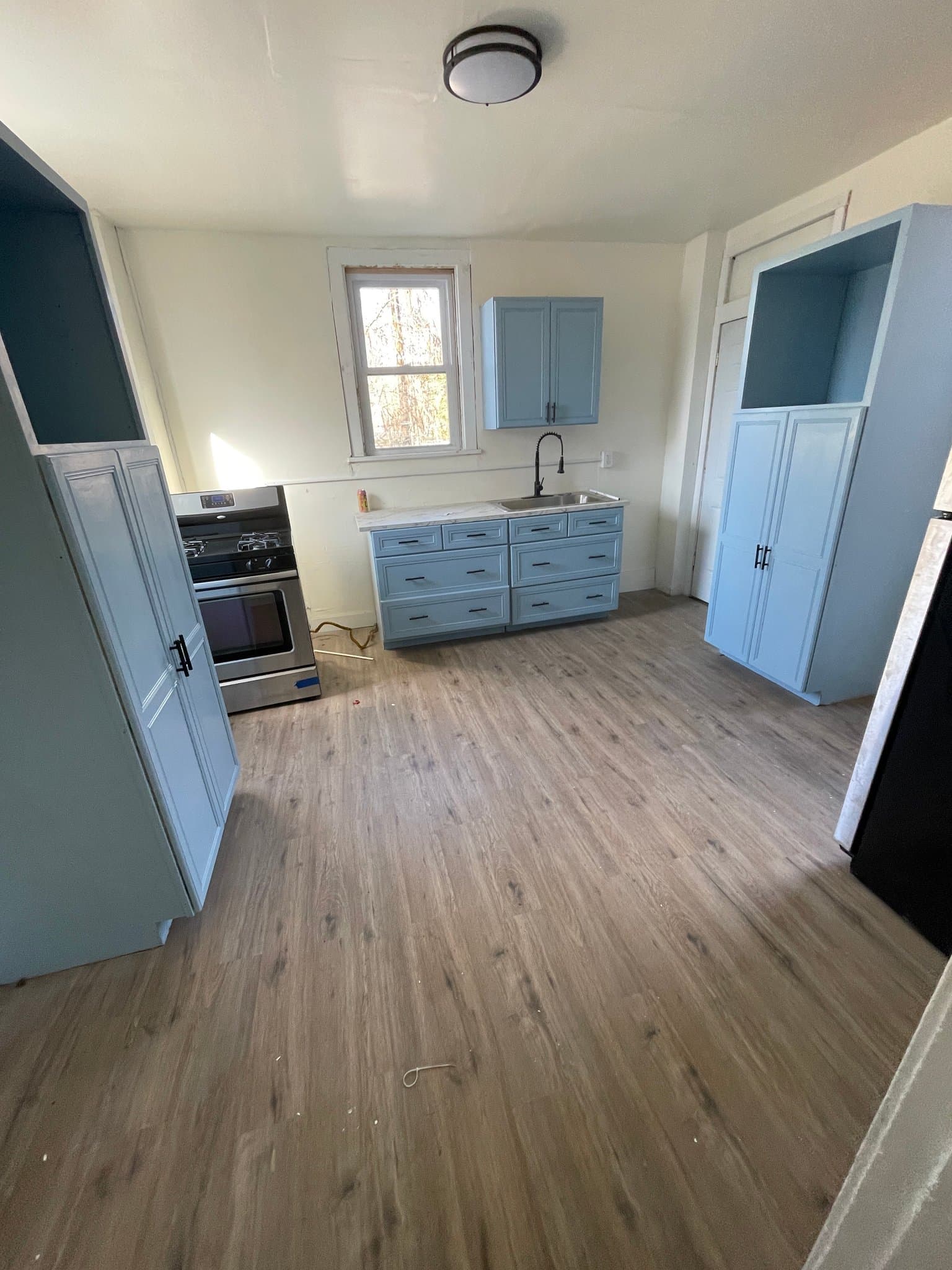 Pittsburgh Multiplex: 7307 Idlewild St Unit 1