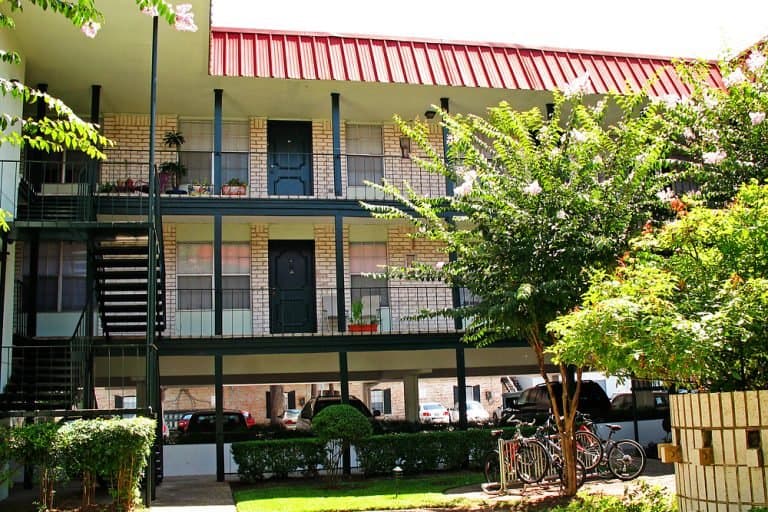 Austin Apartment: 203 W 39th St