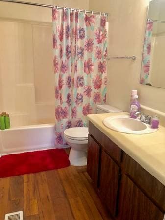 Columbus Multiplex: 6407-6423 Flat Rock Road