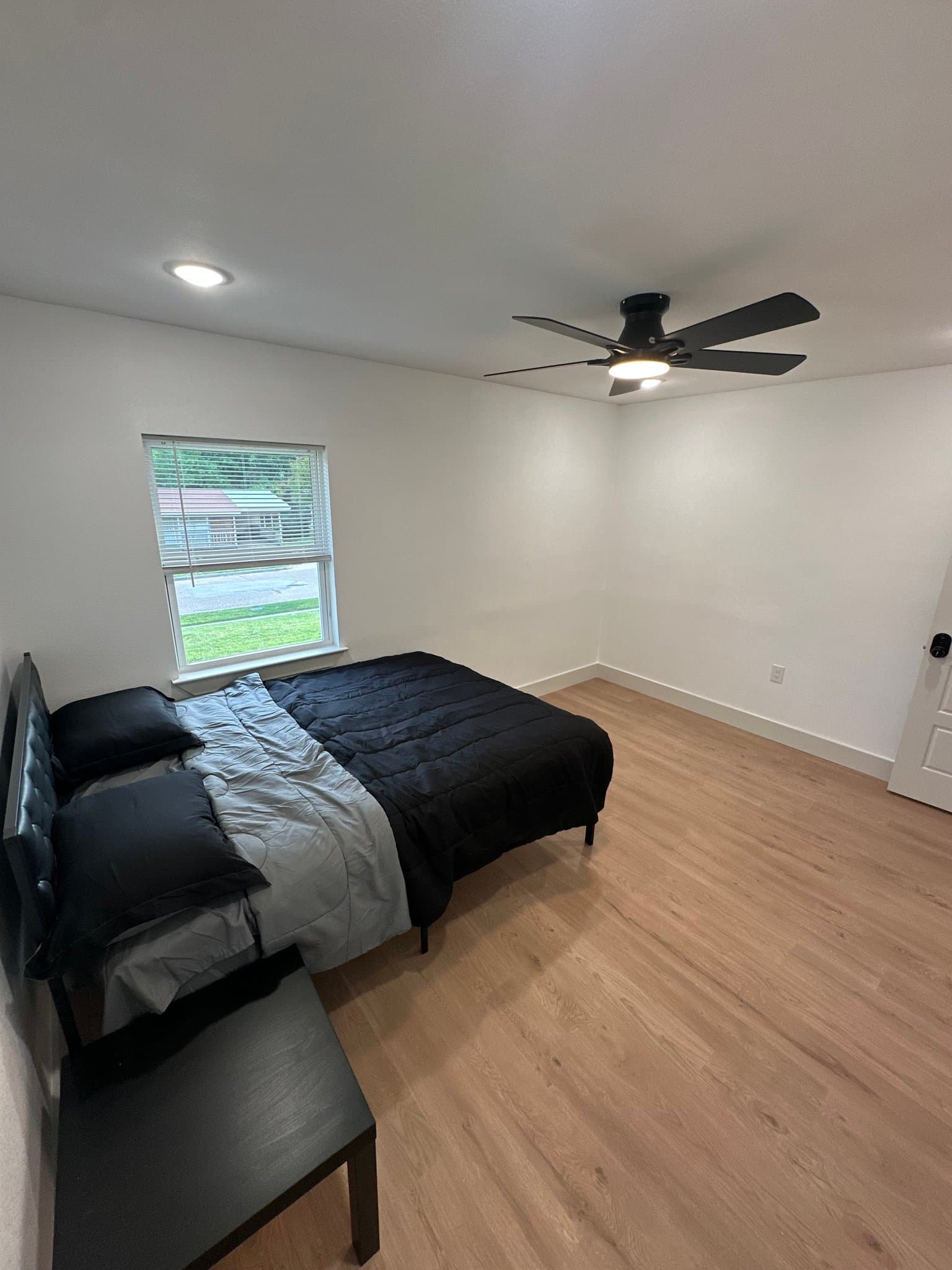 Dallas Single Room: 1219 Adelaide Dr