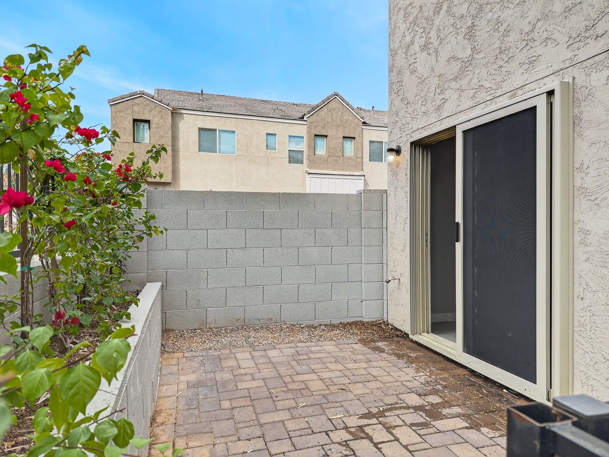 Phoenix Townhome: 8460 N 22nd Dr