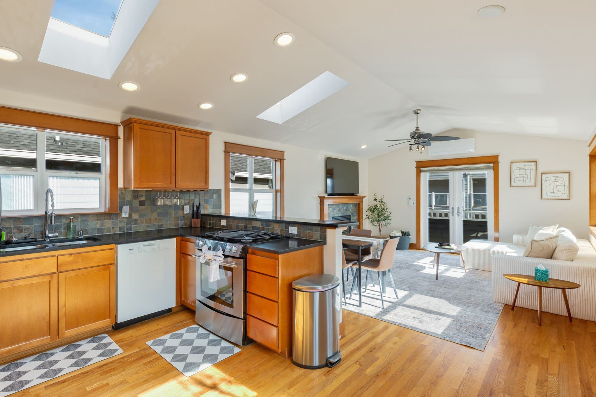 Seattle House: 3006 SW Hinds St,
