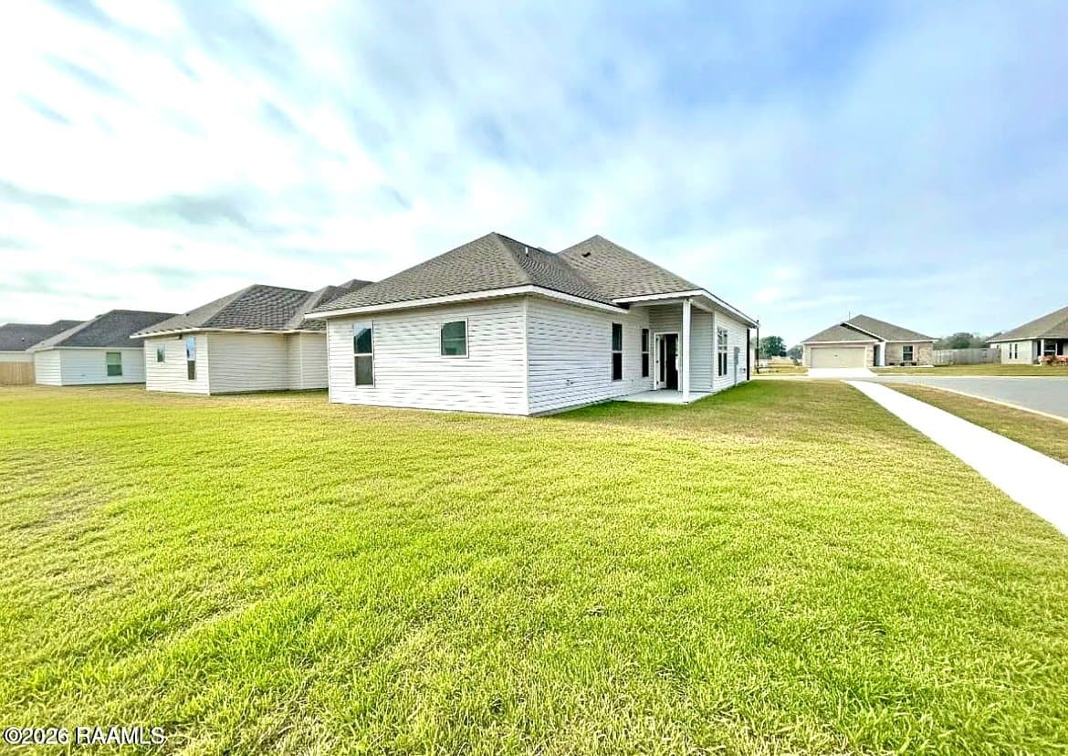 Maurice House: 3413 autumn park drive