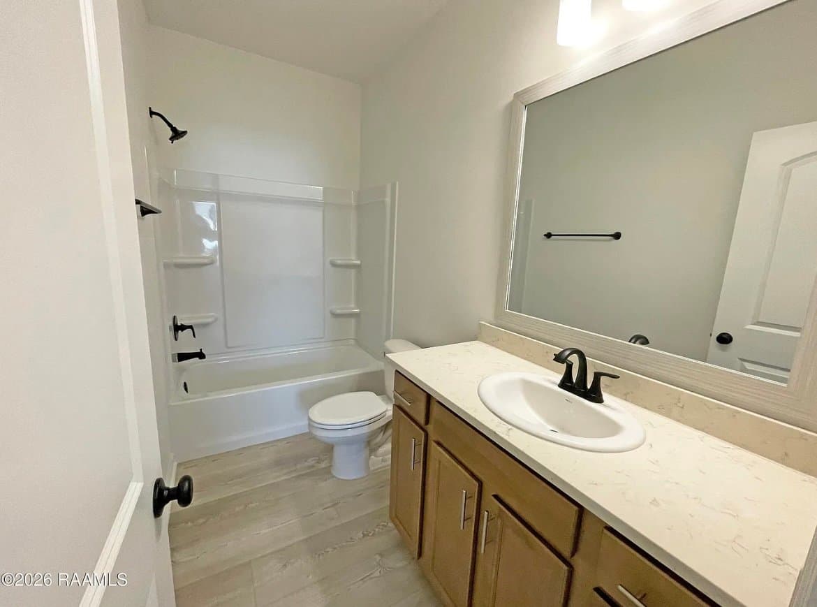 Maurice House: 3413 autumn park drive
