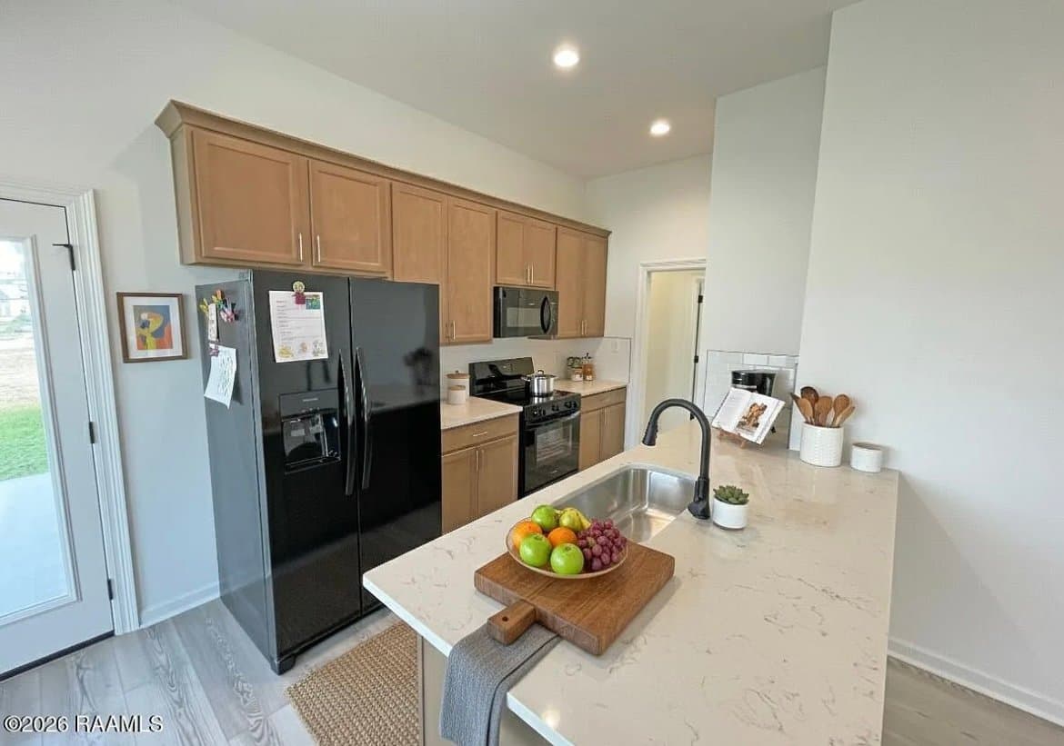 Maurice House: 3413 autumn park drive