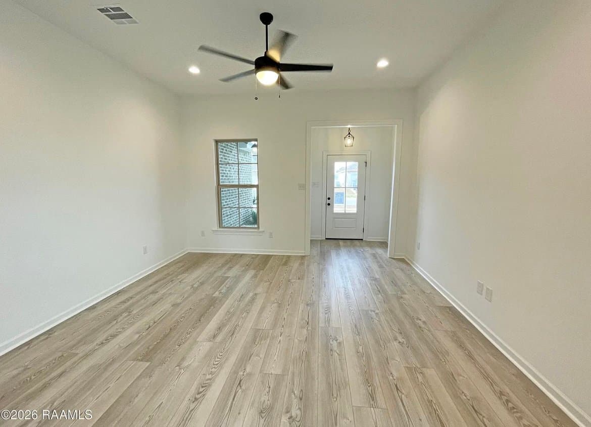 Maurice House: 3413 autumn park drive