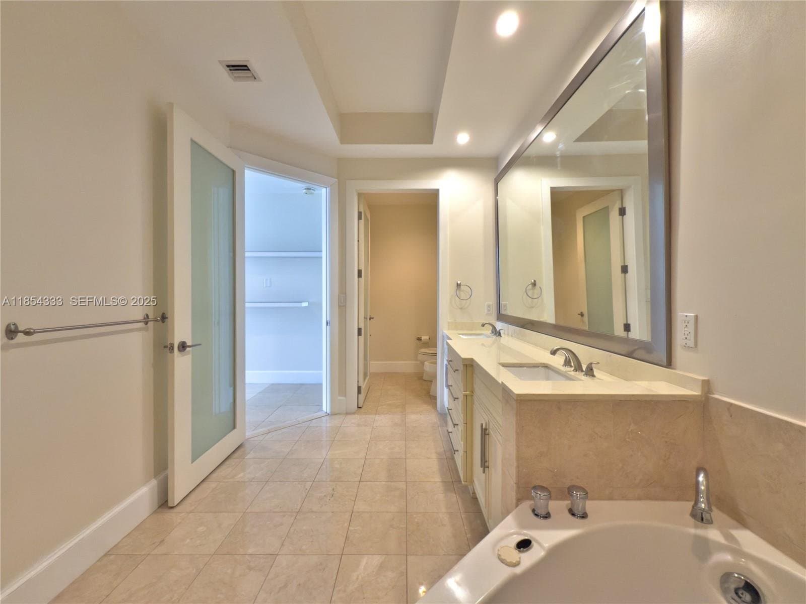 Miami Condo: 848 Brickell Key Dr
