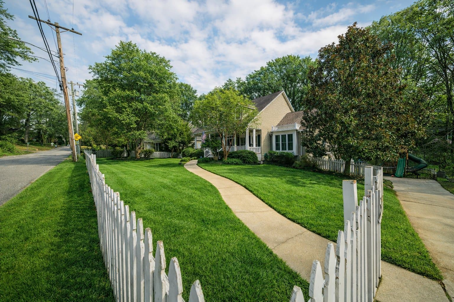Greenville House: 10 Lotus Ct