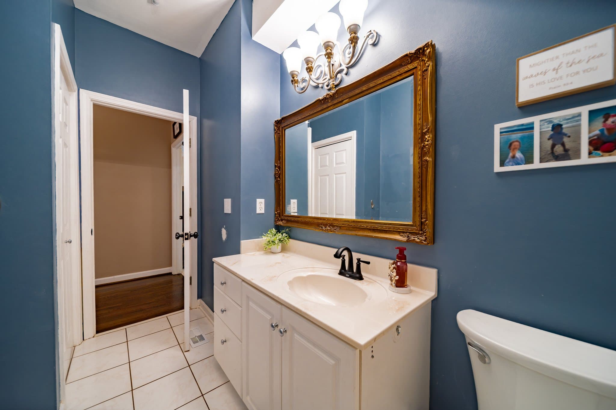 Greenville House: 10 Lotus Ct