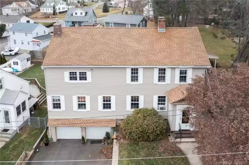 Watertown House: 135 Ball Farm