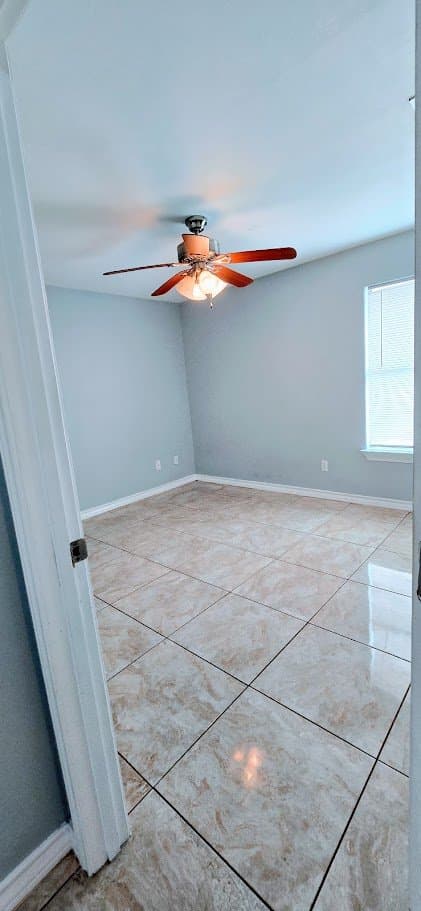 Edinburg House: 1302 Quitaca Dr