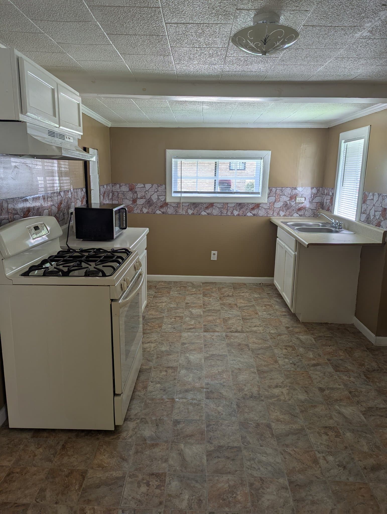 Bay Minette House: 117 Abernathy Ave