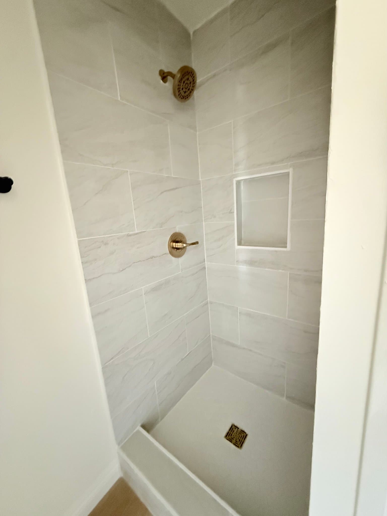 Chatsworth Apartment: 10200 De Soto Ave